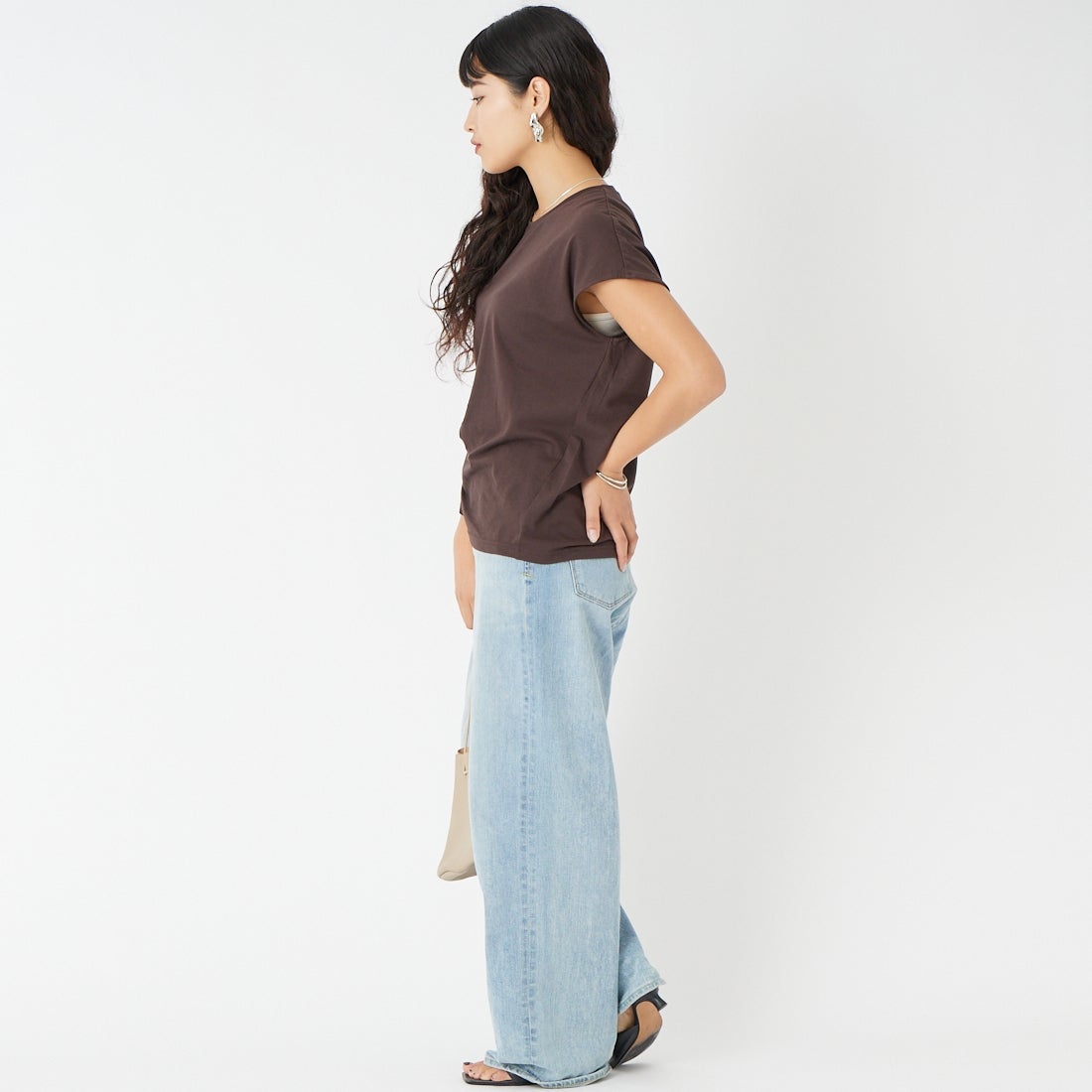 marmors [マルモア] ウエストタックTシャツ [0226109022] BROWN &&モデル身長：162cm 着用サイズ：36&&