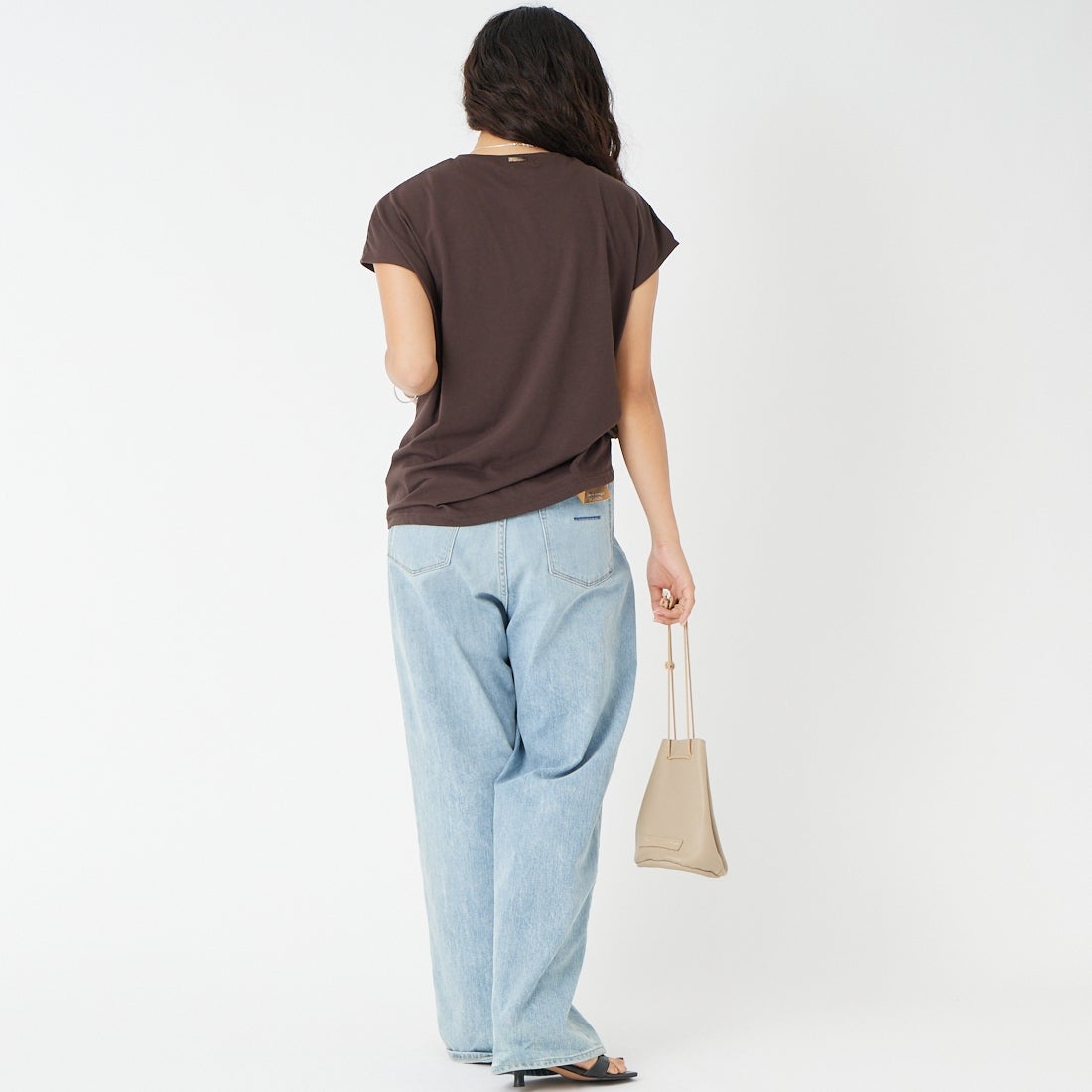marmors [マルモア] ウエストタックTシャツ [0226109022] BROWN &&モデル身長：162cm 着用サイズ：36&&