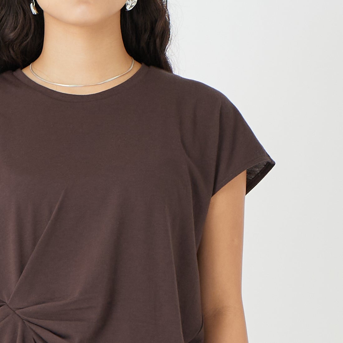 marmors [マルモア] ウエストタックTシャツ [0226109022] BROWN &&モデル身長：162cm 着用サイズ：36&&