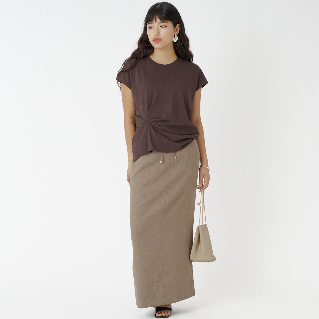 marmors [マルモア] タイトスカート [0226103031] BEIGE &&モデル身長：162cm 着用サイズ：36&&