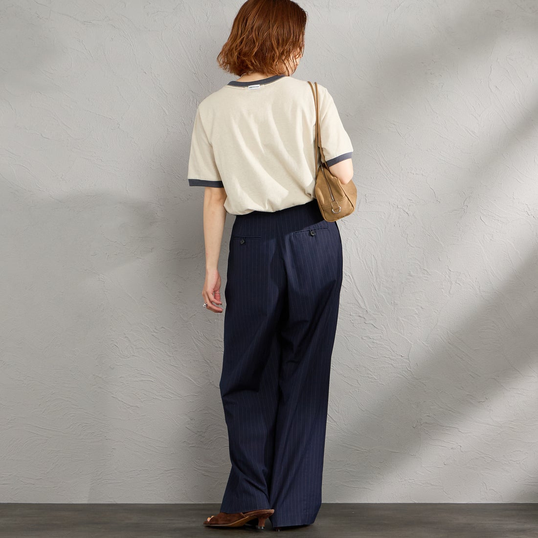 Americana [アメリカーナ] AMRCN クロップドリンガーTシャツ [BRF-M-813A] ﾍﾞｰｼﾞｭ &&モデル身長：158cm 着用サイズ：ONE SIZE&&メリカーナ] AMRCN クロップドリンガーTシャツ [BRF-M-813A] ﾍﾞｰｼﾞｭ