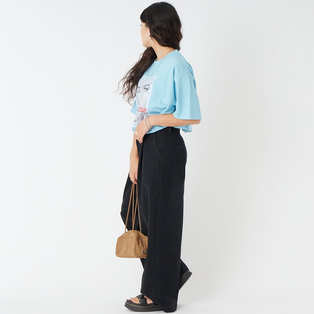 MAISON SPECIAL [メゾンスペシャル] SOME KINDA MOOD ショートスリーブTシャツ [21261415312] BLU &&モデル身長：162cm 着用サイズ：F&&SPECIAL [メゾンスペシャル] SOME KINDA MOOD ショートスリーブTシャツ [21261415312] C.GRY