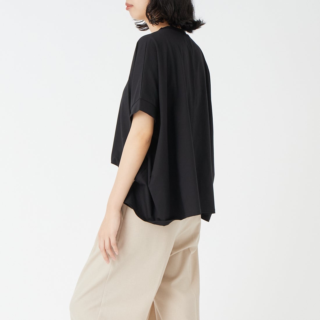 Jf Ready Made [ジェイエフレディメイド] 裾スリットTシャツ [3201104] 801 ﾌﾞﾗｯｸ &&モデル身長：162cm 着用サイズ：F&&