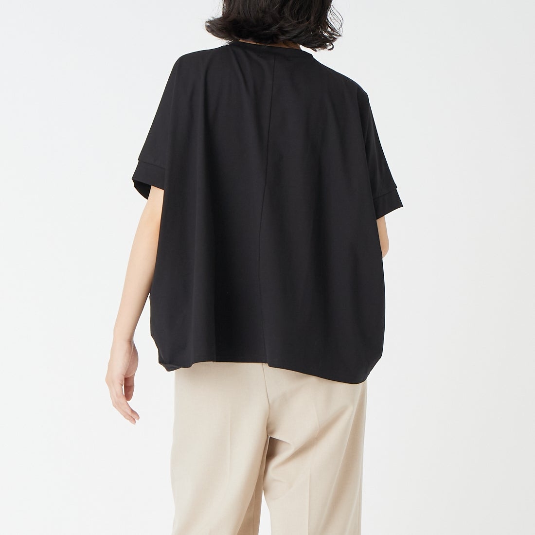 Jf Ready Made [ジェイエフレディメイド] 裾スリットTシャツ [3201104] 801 ﾌﾞﾗｯｸ &&モデル身長：162cm 着用サイズ：F&&