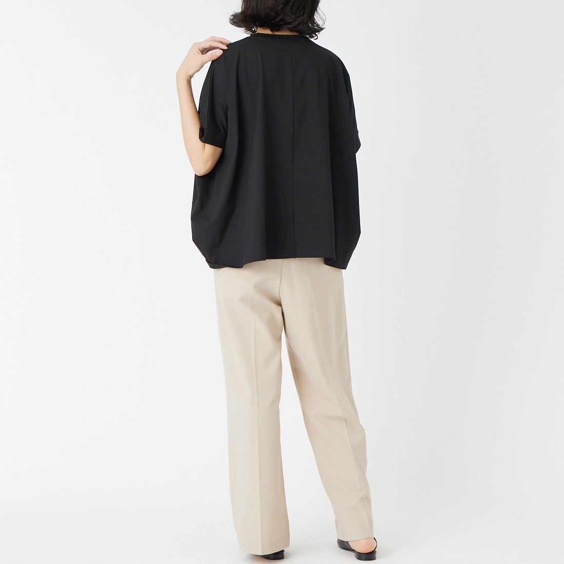 Jf Ready Made [ジェイエフレディメイド] 裾スリットTシャツ [3201104] 801 ﾌﾞﾗｯｸ &&モデル身長：162cm 着用サイズ：F&&