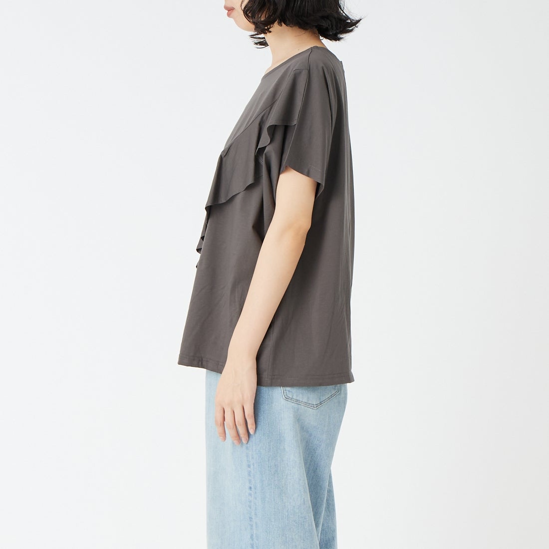 Jf Ready Made [ジェイエフレディメイド] タスキフリルTシャツ [3201108] 802 ﾁｬｺｰﾙ &&モデル身長：162cm 着用サイズ：F&&