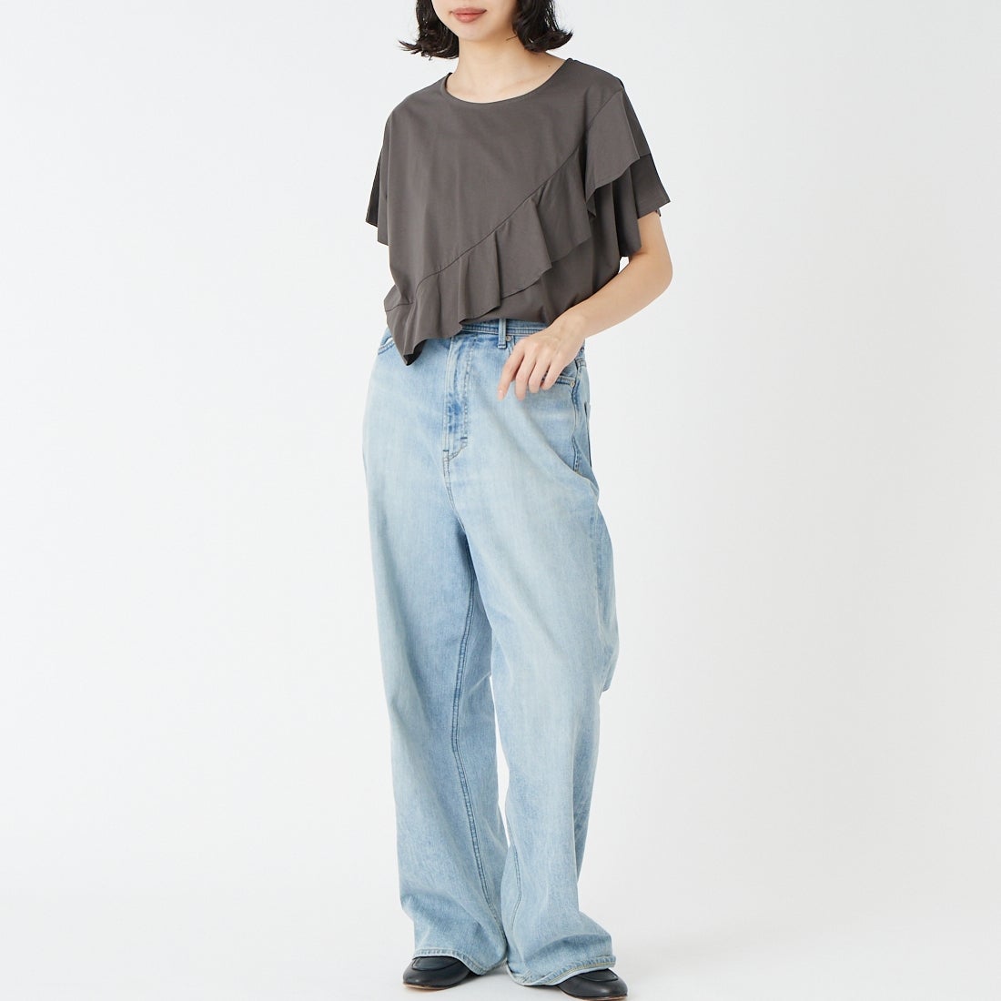 Jf Ready Made [ジェイエフレディメイド] タスキフリルTシャツ [3201108] 802 ﾁｬｺｰﾙ &&モデル身長：162cm 着用サイズ：F&&