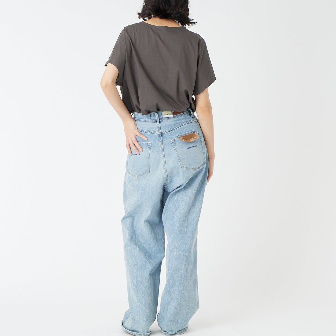 Jf Ready Made [ジェイエフレディメイド] タスキフリルTシャツ [3201108] 802 ﾁｬｺｰﾙ &&モデル身長：162cm 着用サイズ：F&&