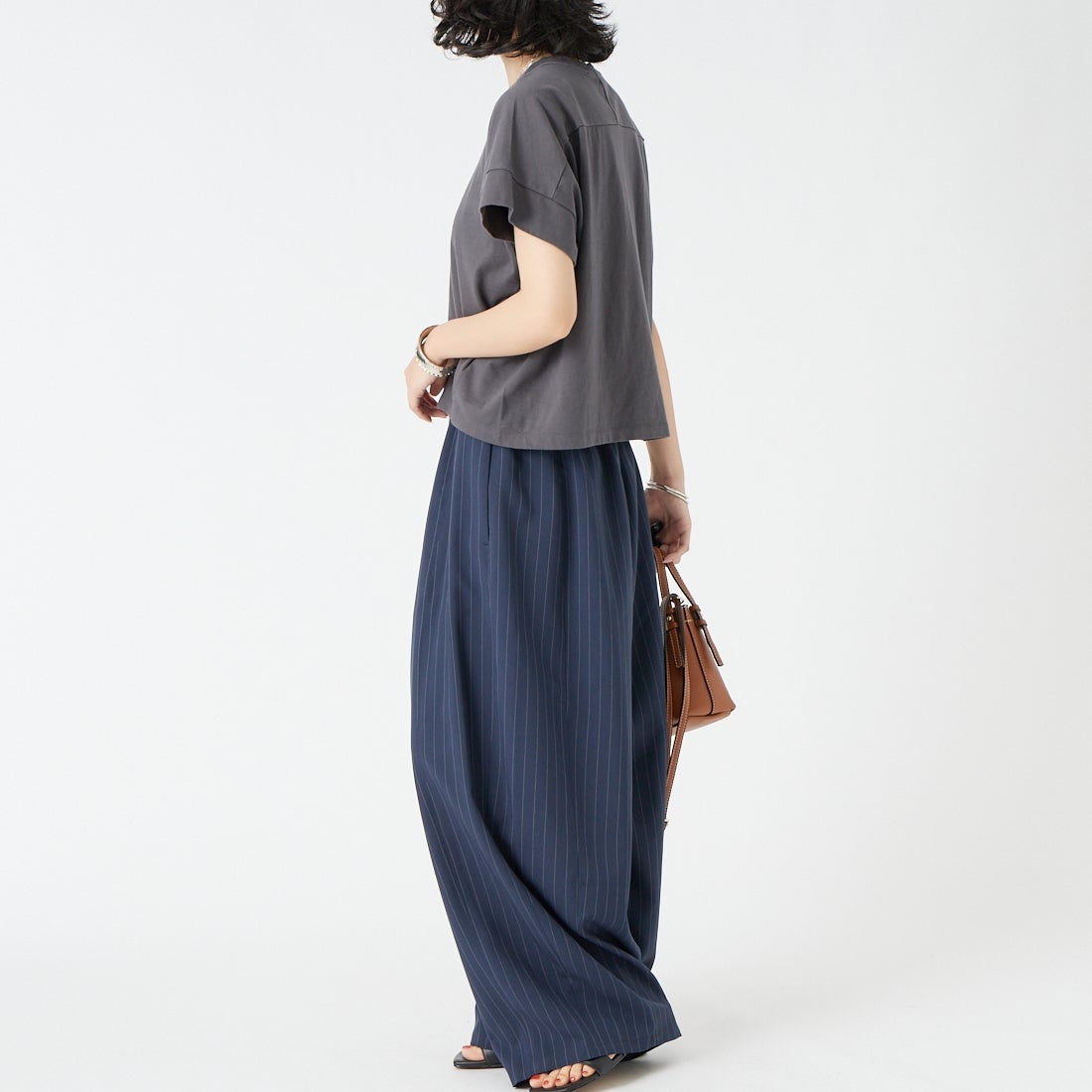MICA&DEAL [マイカアンドディール] フロッグTシャツ [0126209136] CHARCOAL &&モデル身長：162cm 着用サイズ：F&&