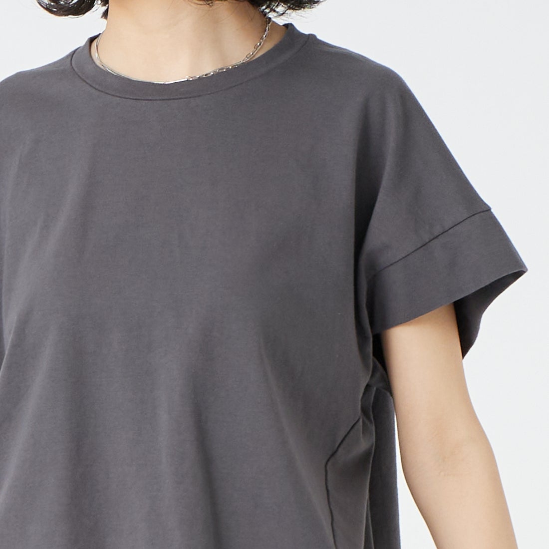 MICA&DEAL [マイカアンドディール] フロッグTシャツ [0126209136] CHARCOAL &&モデル身長：162cm 着用サイズ：F&&