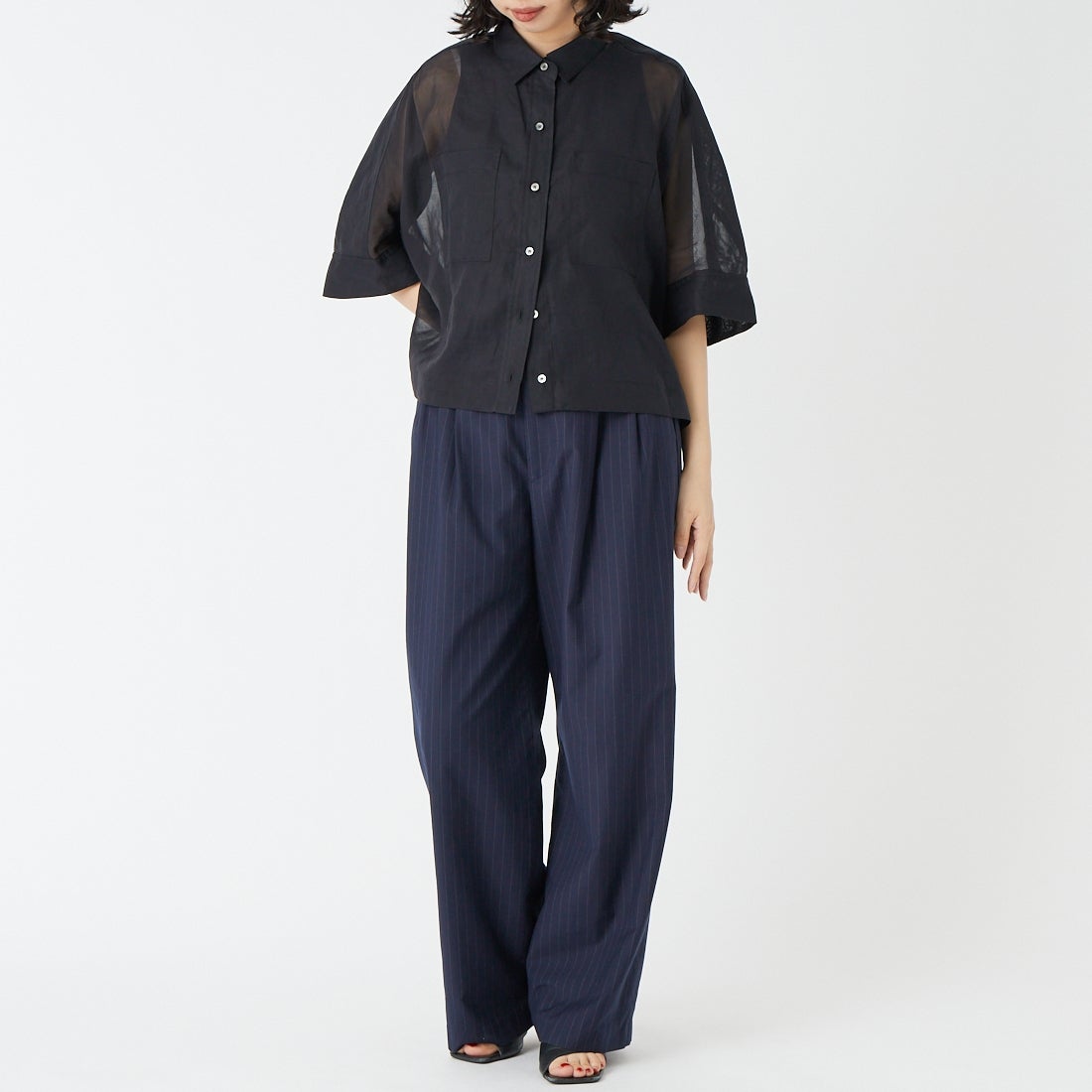 MICA&DEAL [マイカアンドディール] カラードテントシャツ [0126201141] D/NAVY &&モデル身長：162cm 着用サイズ：F&&