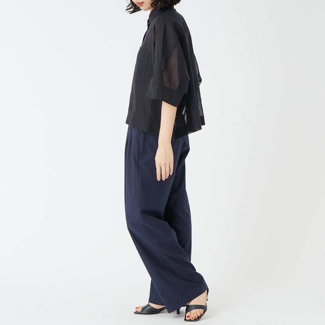MICA&DEAL [マイカアンドディール] カラードテントシャツ [0126201141] D/NAVY &&モデル身長：162cm 着用サイズ：F&&