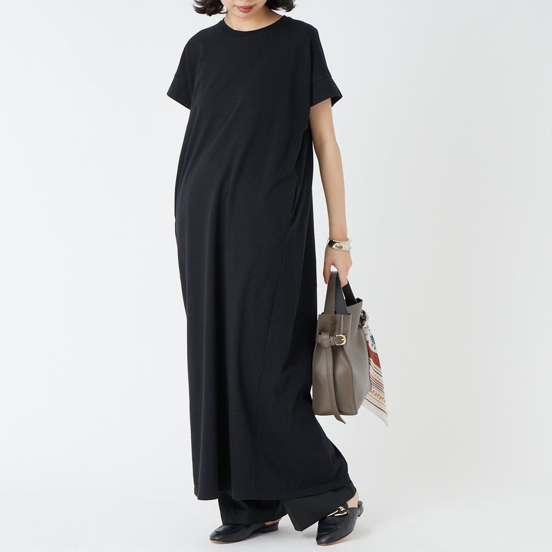 BLACK&&モデル身長：162cm 着用サイズ：F&&