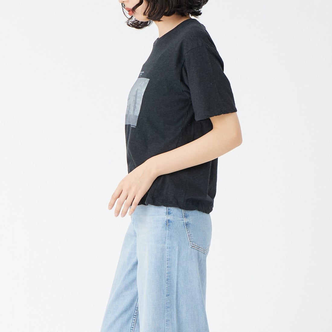 TICCA [ティッカ] Radio velvet ショートスリーブTシャツ [TBFS-495] CHARCOAL &&モデル身長：162cm 着用サイズ：F&&