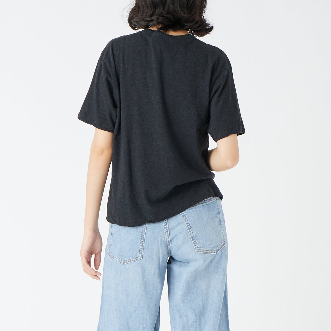 TICCA [ティッカ] Radio velvet ショートスリーブTシャツ [TBFS-495] CHARCOAL &&モデル身長：162cm 着用サイズ：F&&