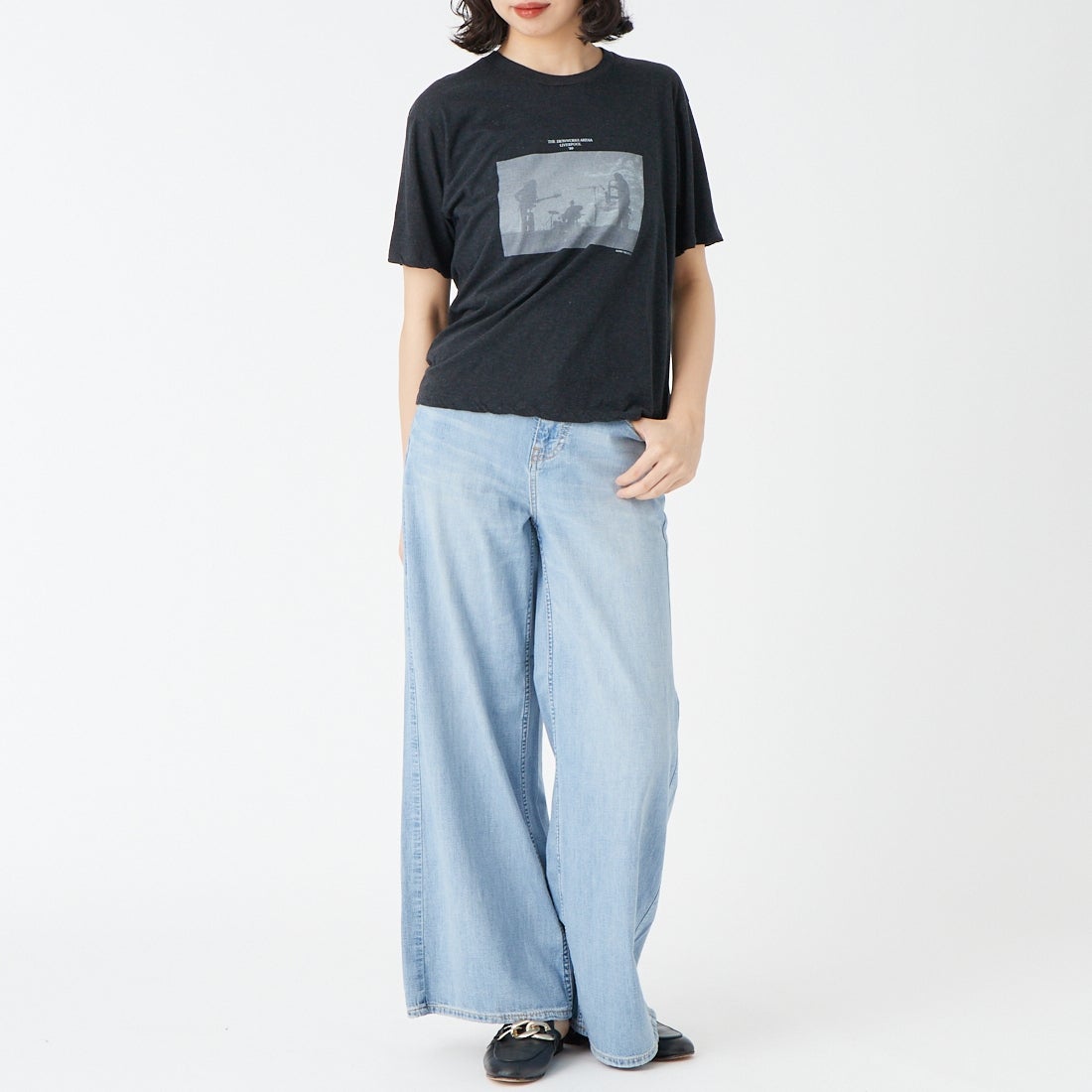 TICCA [ティッカ] Radio velvet ショートスリーブTシャツ [TBFS-495] CHARCOAL &&モデル身長：162cm 着用サイズ：F&&