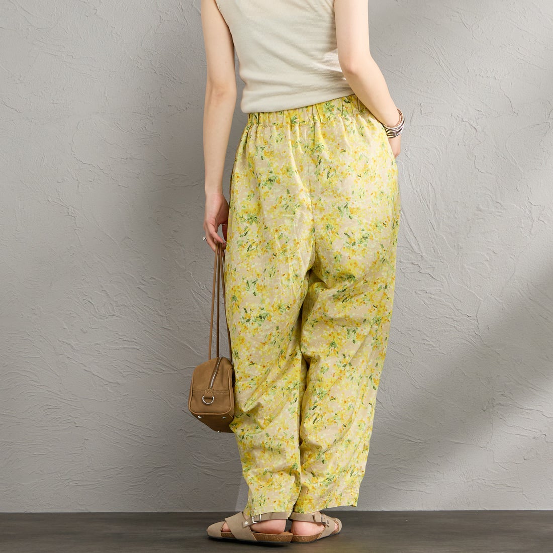 HARVESTY [ハーベスティ] 花柄イージーサーカスパンツ [A12612] 32 BEIGE &&モデル身長：158cm 着用サイズ：1&&