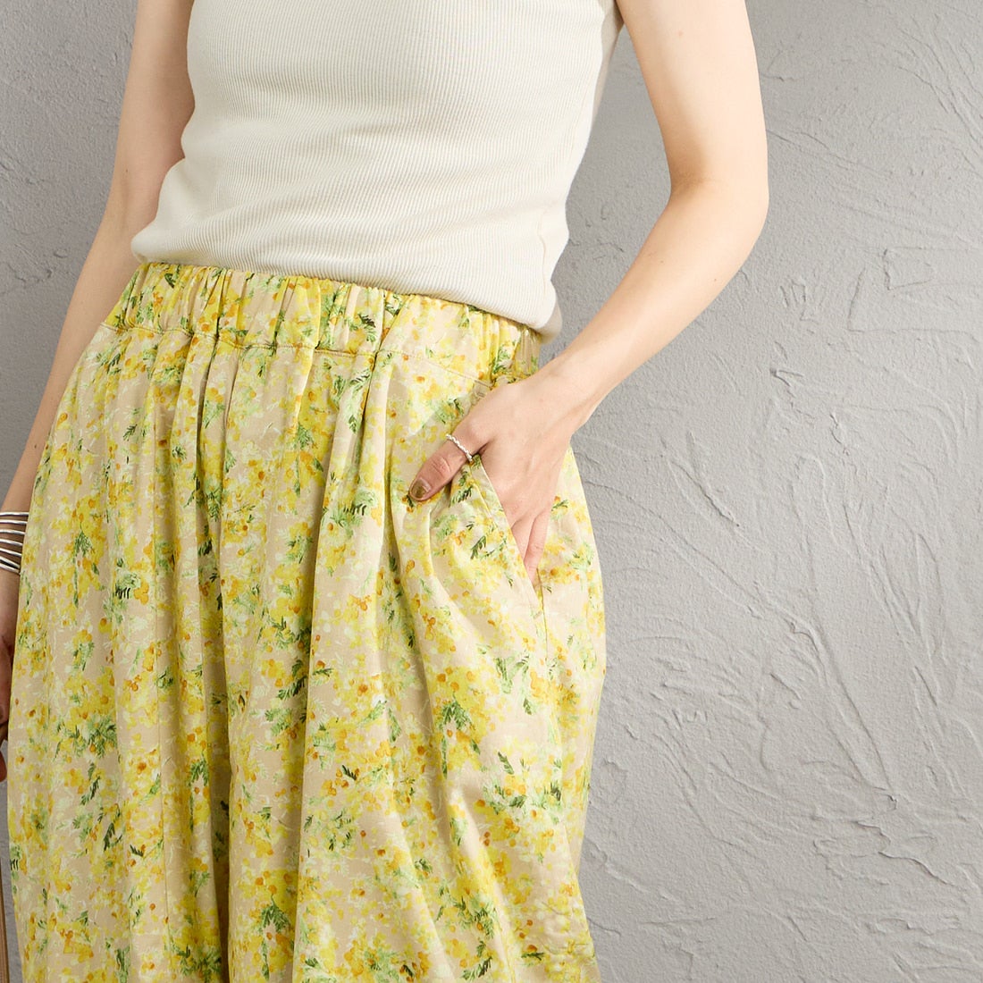 HARVESTY [ハーベスティ] 花柄イージーサーカスパンツ [A12612] 32 BEIGE &&モデル身長：158cm 着用サイズ：1&&