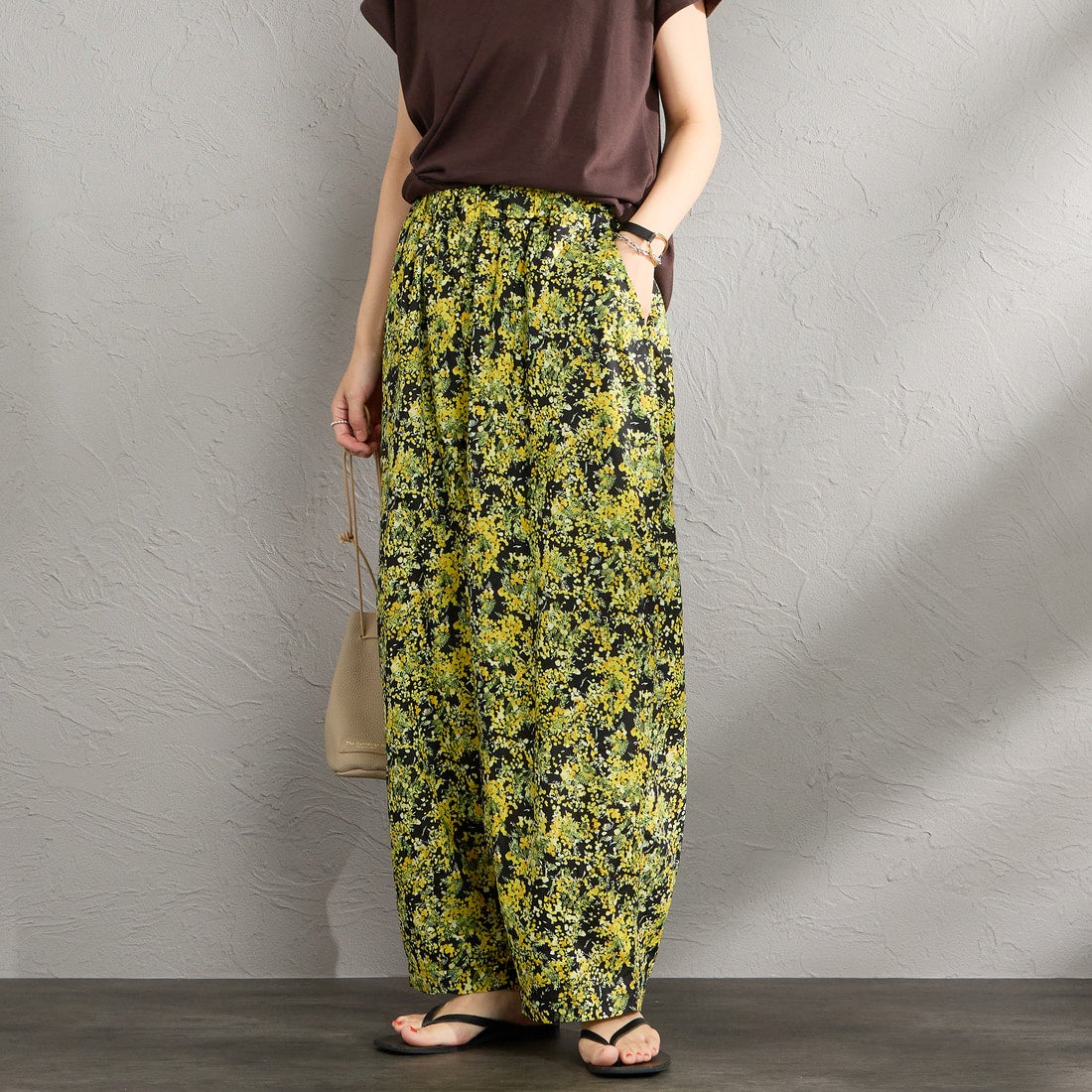 HARVESTY [ハーベスティ] 花柄イージーサーカスパンツ [A12612] 19 BLACK &&モデル身長：160cm 着用サイズ：1&&