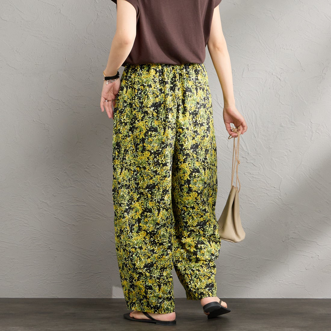 HARVESTY [ハーベスティ] 花柄イージーサーカスパンツ [A12612] 19 BLACK &&モデル身長：160cm 着用サイズ：1&&
