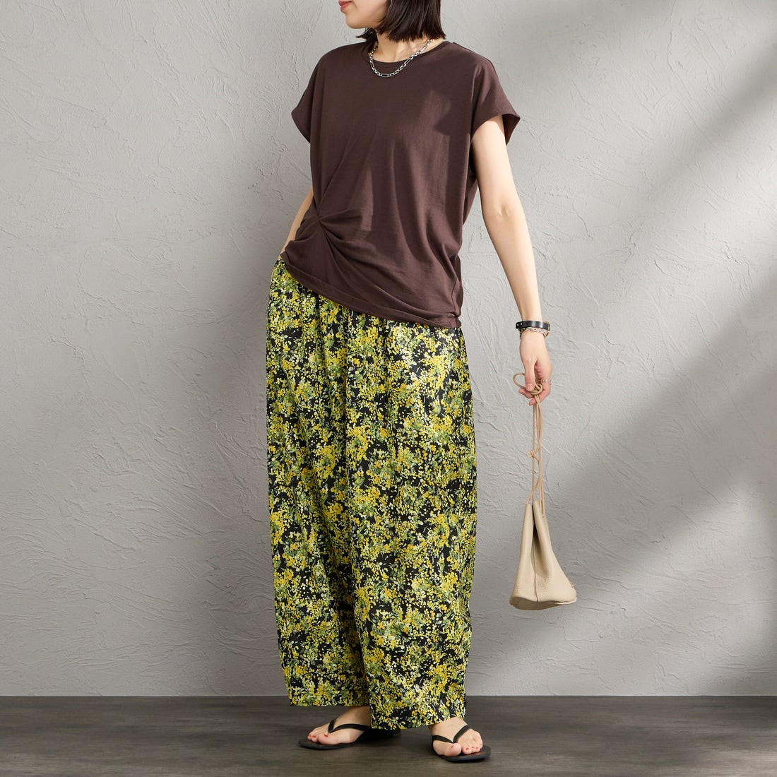 HARVESTY [ハーベスティ] 花柄イージーサーカスパンツ [A12612] 19 BLACK &&モデル身長：160cm 着用サイズ：1&&