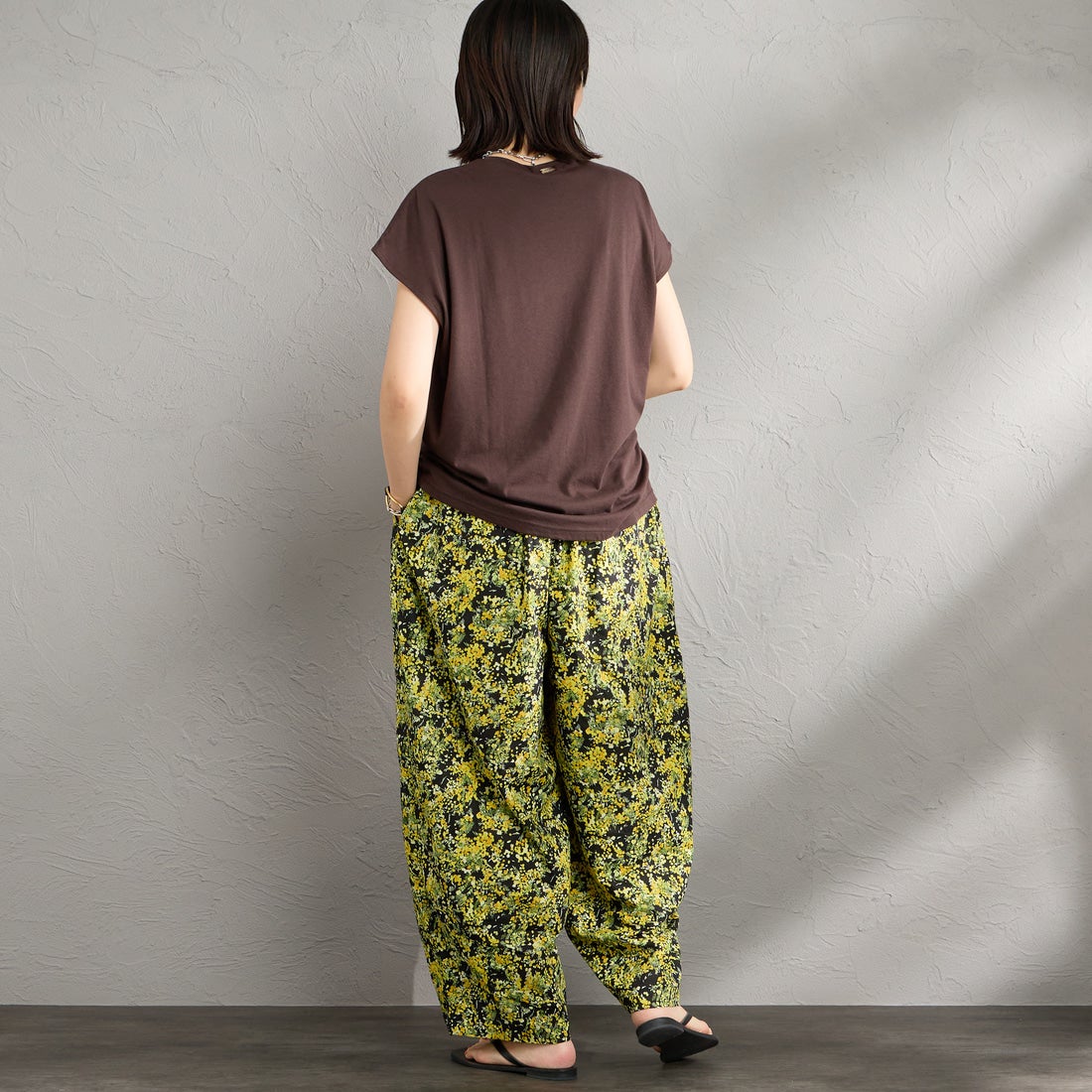 HARVESTY [ハーベスティ] 花柄イージーサーカスパンツ [A12612] 19 BLACK &&モデル身長：160cm 着用サイズ：1&&