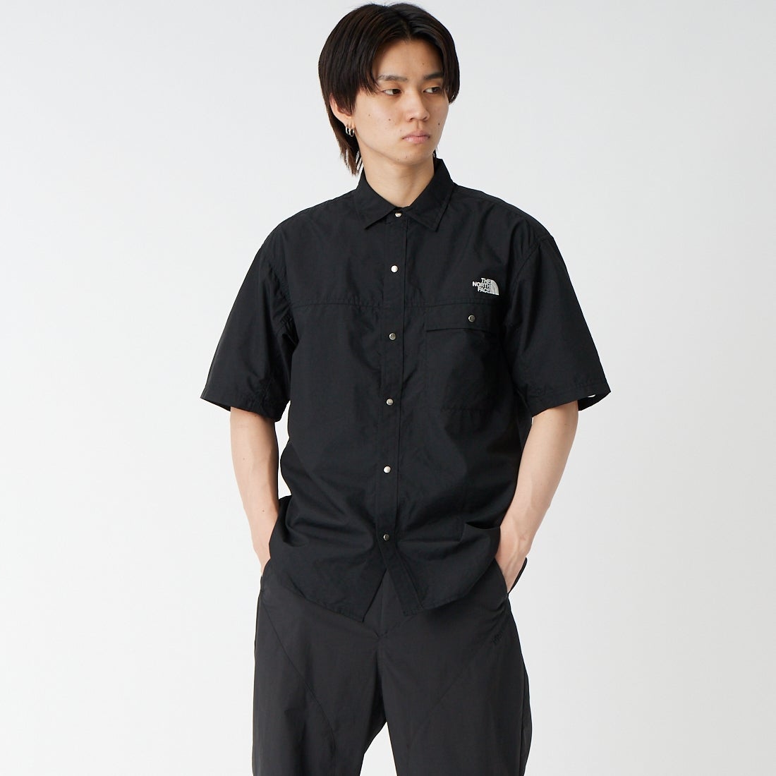 THE NORTH FACE [ザ ノースフェイス] ショートスリーブヌプシシャツ [NR22650] K &&モデル身長：177cm 着用サイズ：M&&