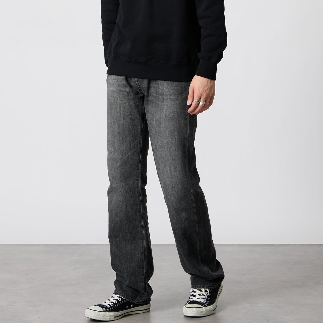 Japan Blue Jeans. [ジャパンブルージーンズ] ライトワイドジーンズ [JMJA0301] B01 &&モデル身長：177cm 着用サイズ：28&&