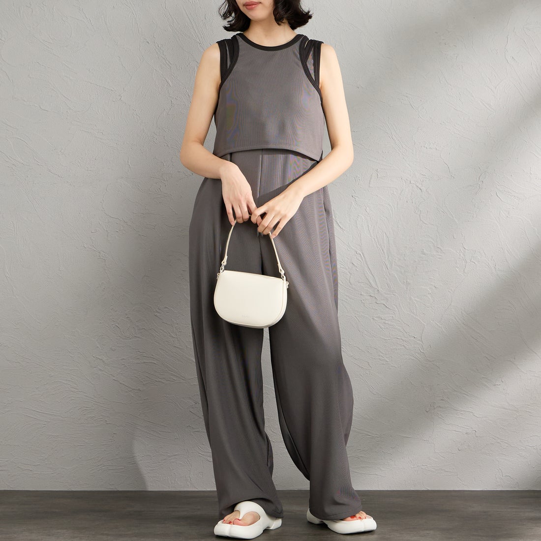 Maison de L'allure [メゾン ドゥ ラリュール] マルチWAYバイカラーロンパース [M26312019] 08 CCL/BLK &&モデル身長：162cm 着用サイズ：F&&