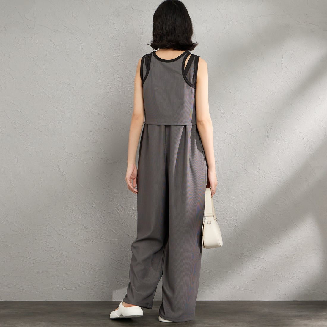 Maison de L'allure [メゾン ドゥ ラリュール] マルチWAYバイカラーロンパース [M26312019] 08 CCL/BLK &&モデル身長：162cm 着用サイズ：F&&