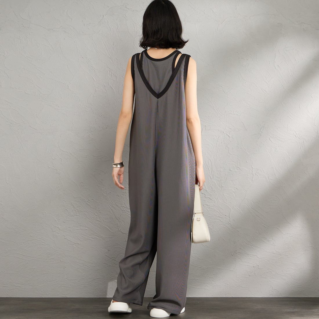 Maison de L'allure [メゾン ドゥ ラリュール] マルチWAYバイカラーロンパース [M26312019] 08 CCL/BLK &&モデル身長：162cm 着用サイズ：F&&