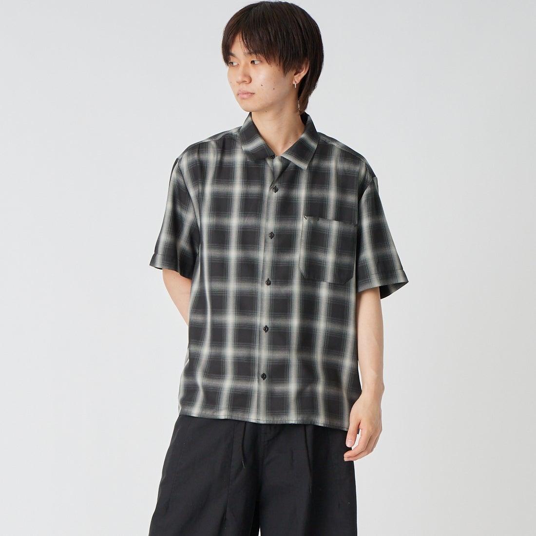 BIG MIKE [ビッグマイク] 別注 オンブレチェックシャツ [102625530-JF] BLK/WHT &&モデル身長：177cm 着用サイズ：M&&
