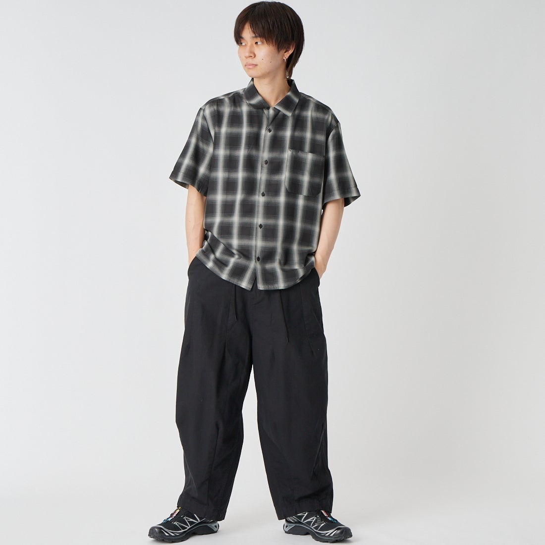 BIG MIKE [ビッグマイク] 別注 オンブレチェックシャツ [102625530-JF] BLK/WHT &&モデル身長：177cm 着用サイズ：M&&