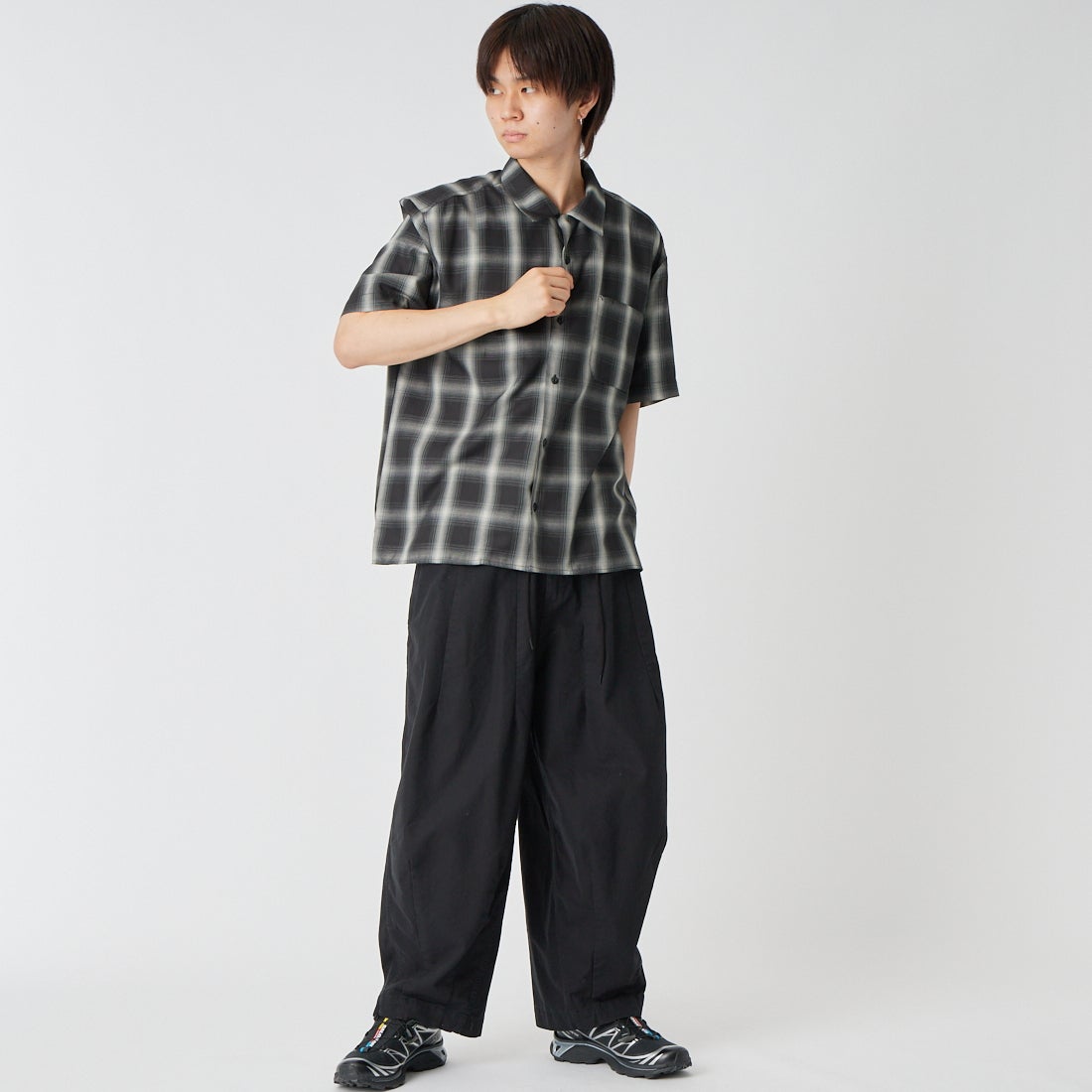 BIG MIKE [ビッグマイク] 別注 オンブレチェックシャツ [102625530-JF] BLK/WHT &&モデル身長：177cm 着用サイズ：M&&