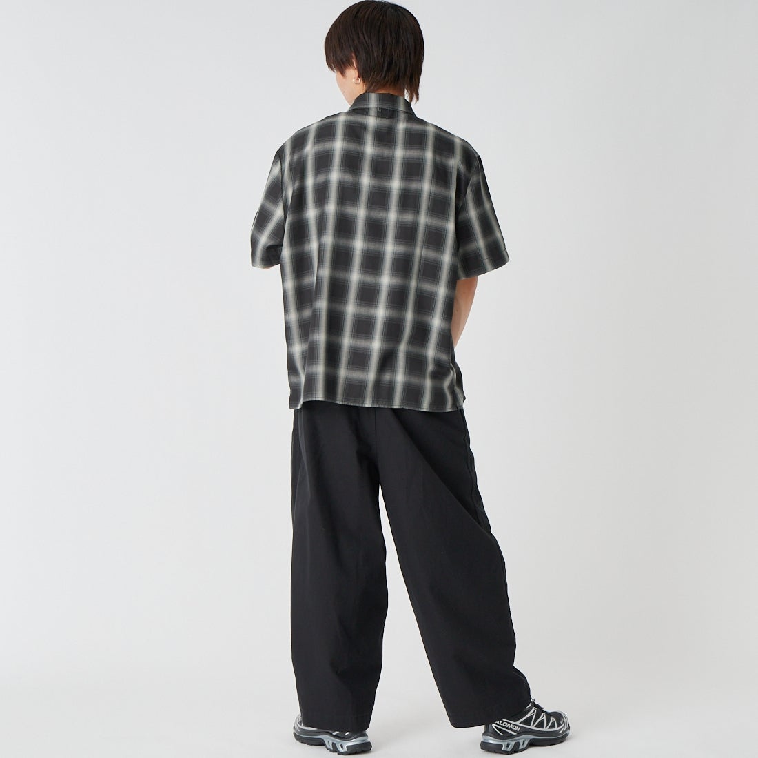 BIG MIKE [ビッグマイク] 別注 オンブレチェックシャツ [102625530-JF] BLK/WHT &&モデル身長：177cm 着用サイズ：M&&