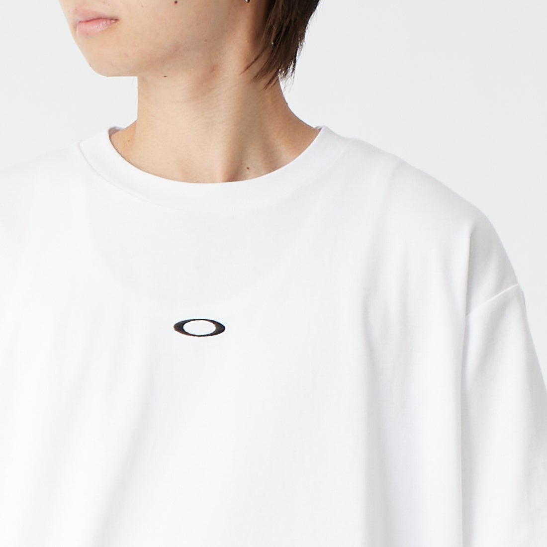 OAKLEY [オークリー] エンハンスQdc ショートスリーブTシャツ BP5.0 [FOA408791] 100 WHITE &&モデル身長：177cm 着用サイズ：S&&