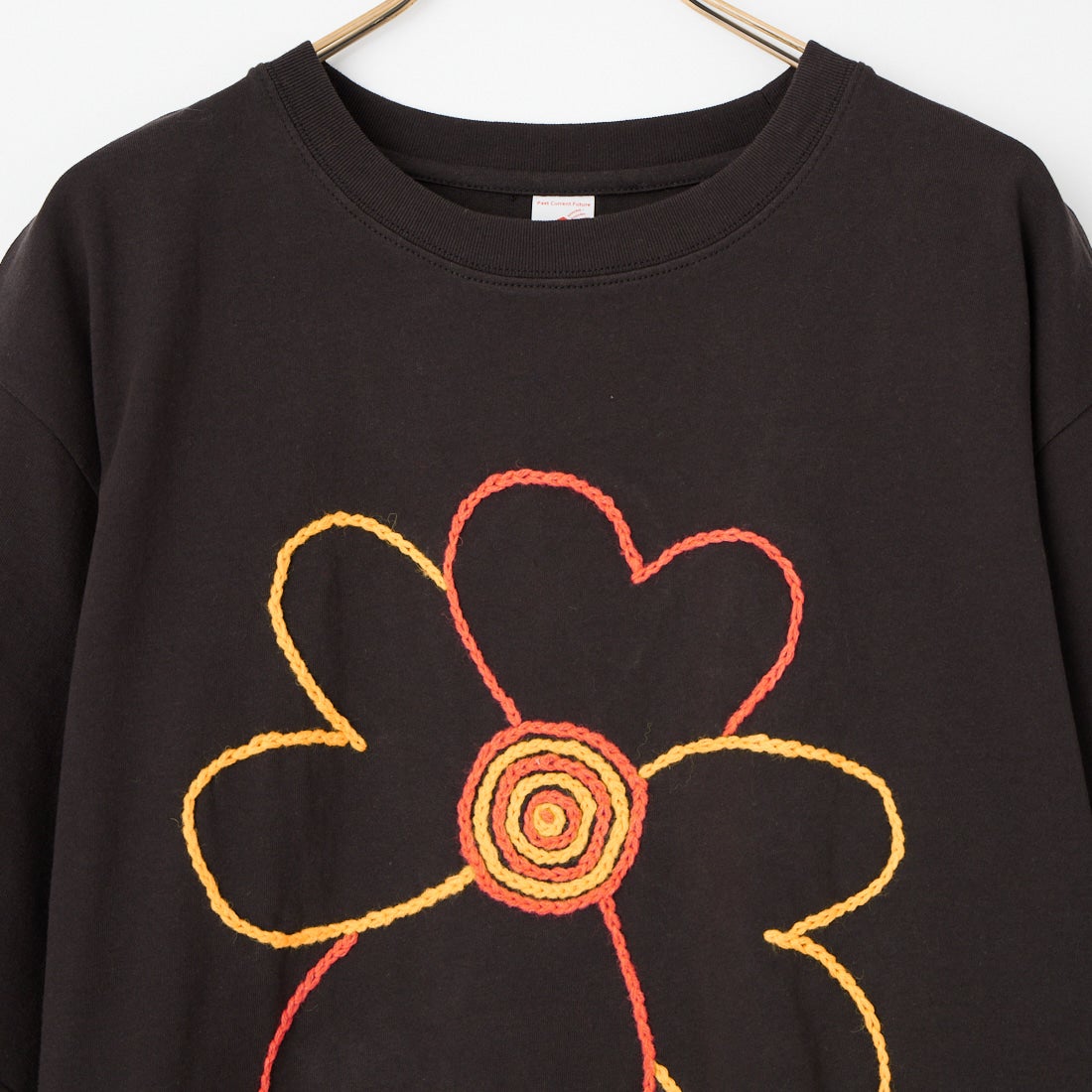 ChahChah [チャーチャー] フラワー刺繍ショートスリーブTシャツ [CC-26SS-C01] BLACK