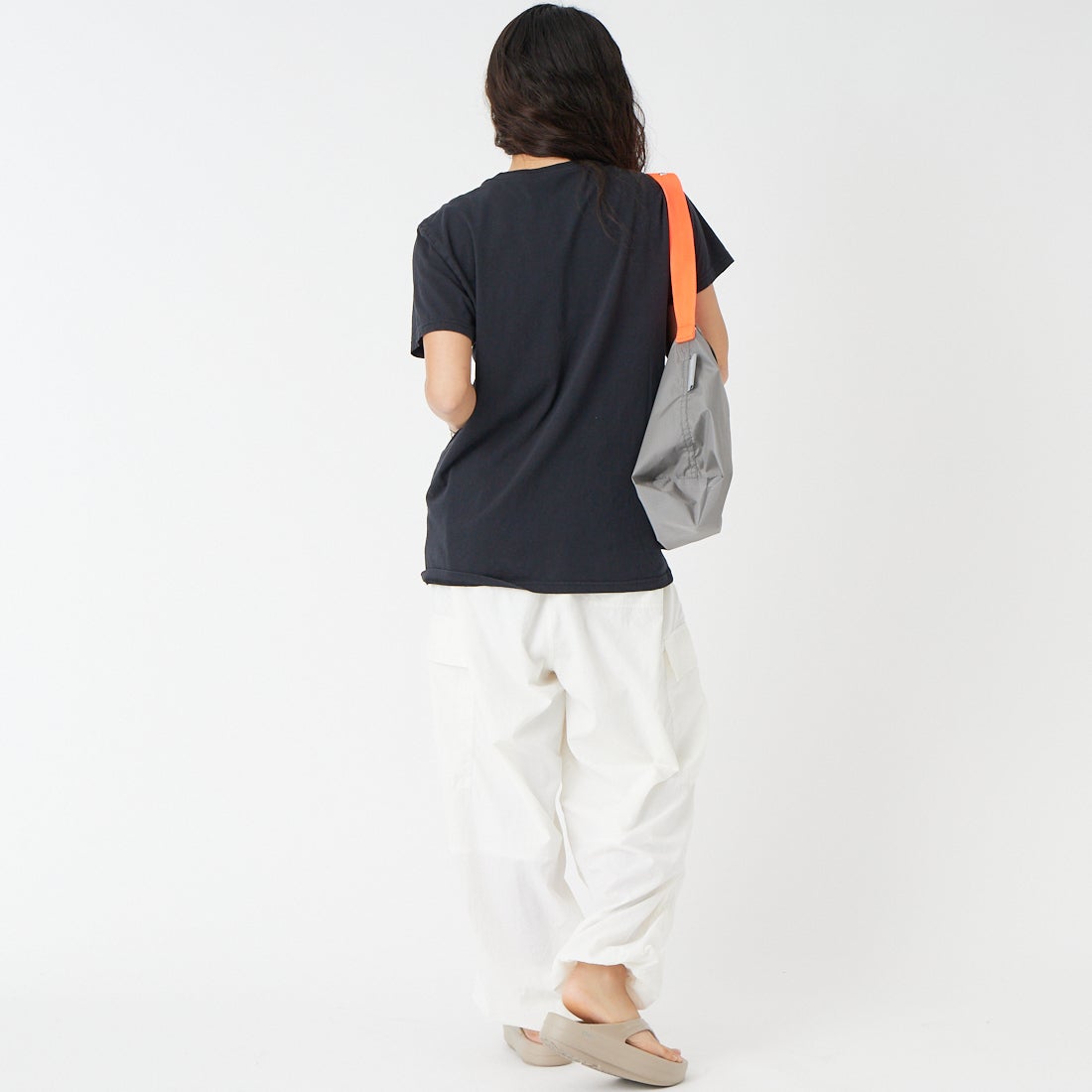 THRIFTY LOOK [スリフティールック] Oasis プリントTシャツ [TL25S044] BLACK &&モデル身長：162cm 着用サイズ：M&&