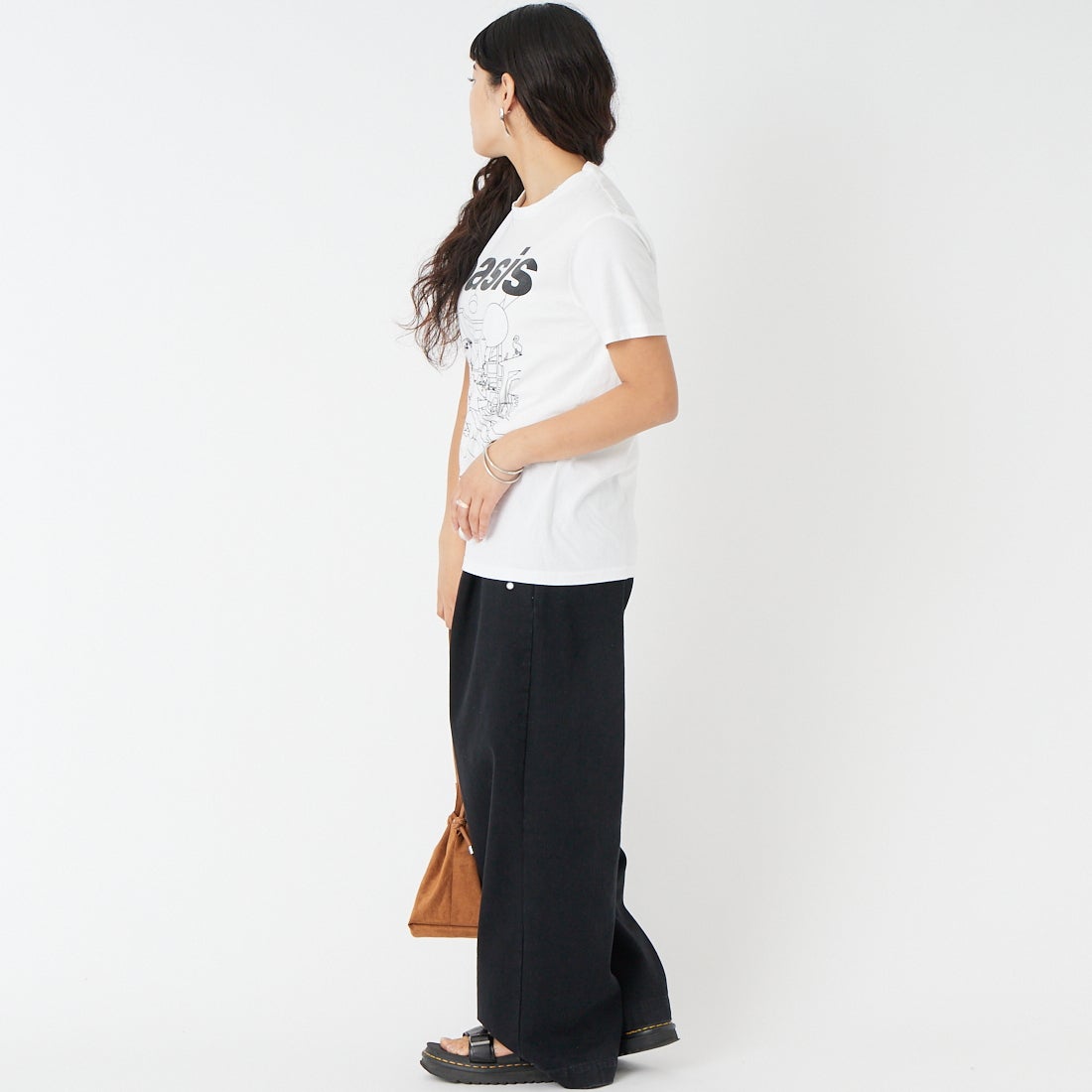 THRIFTY LOOK [スリフティールック] Oasis プリントTシャツ [TL24S093] WHITE &&モデル身長：162cm 着用サイズ：M&&