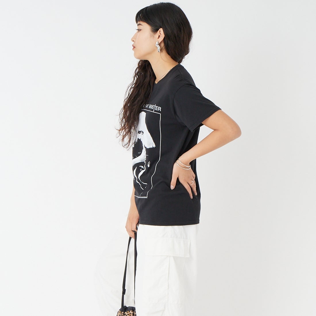 THRIFTY LOOK [スリフティールック] フォトプリントTシャツ [TL23S033] BLACK &&モデル身長：162cm 着用サイズ：M&&