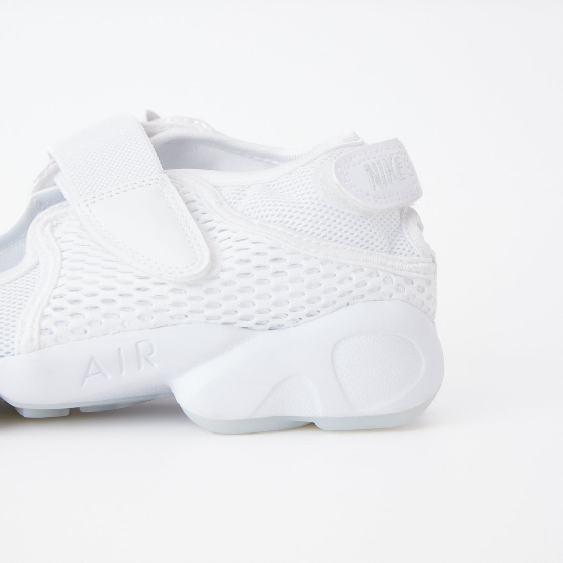 NIKE [ナイキ] エアリフト ブリーズ [848386] 100 ﾎﾜｲﾄ