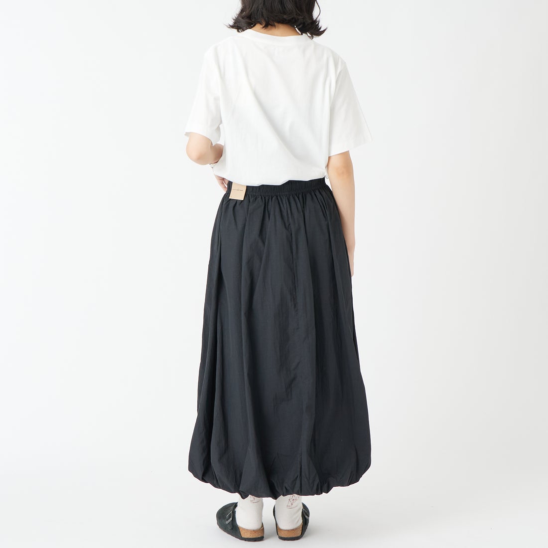 NIKE [ナイキ] ウィンドランナー バルーンスカート [IM7451] 010 BLACK &&モデル身長：162cm 着用サイズ：S&&