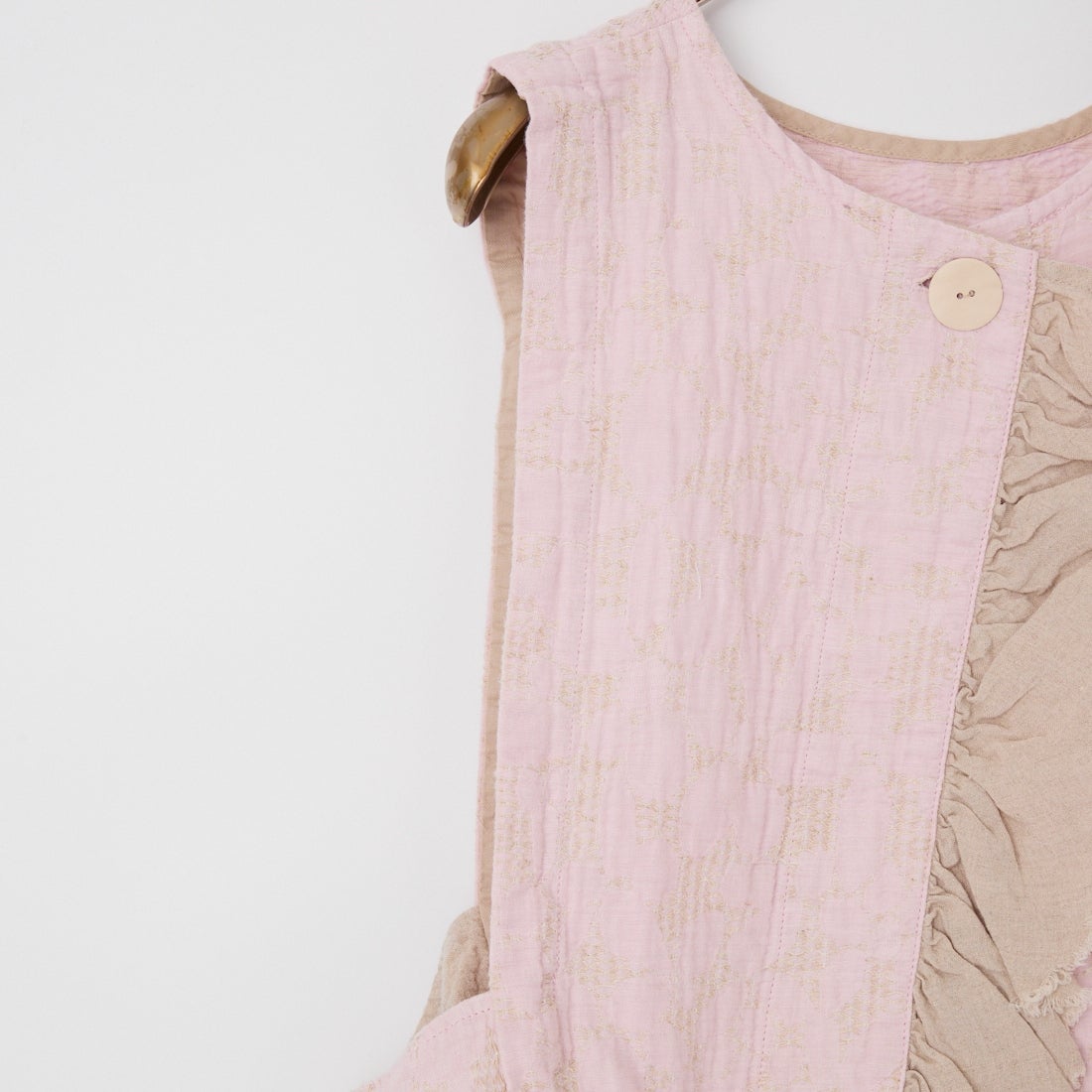 tumugu: [ツムグ] フラワーメッシュジャガード2WAYベスト [TB26136] 41 PALE PI