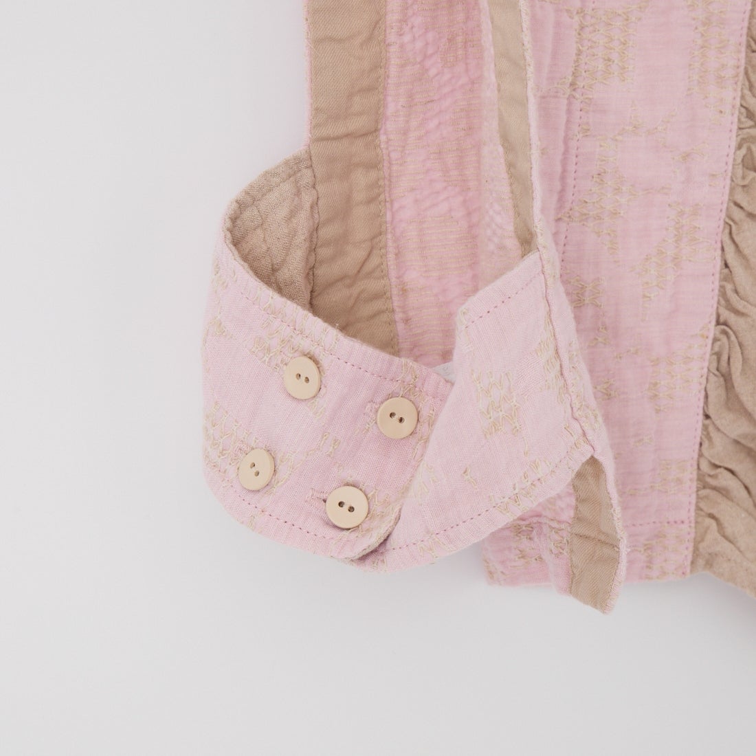 tumugu: [ツムグ] フラワーメッシュジャガード2WAYベスト [TB26136] 41 PALE PI