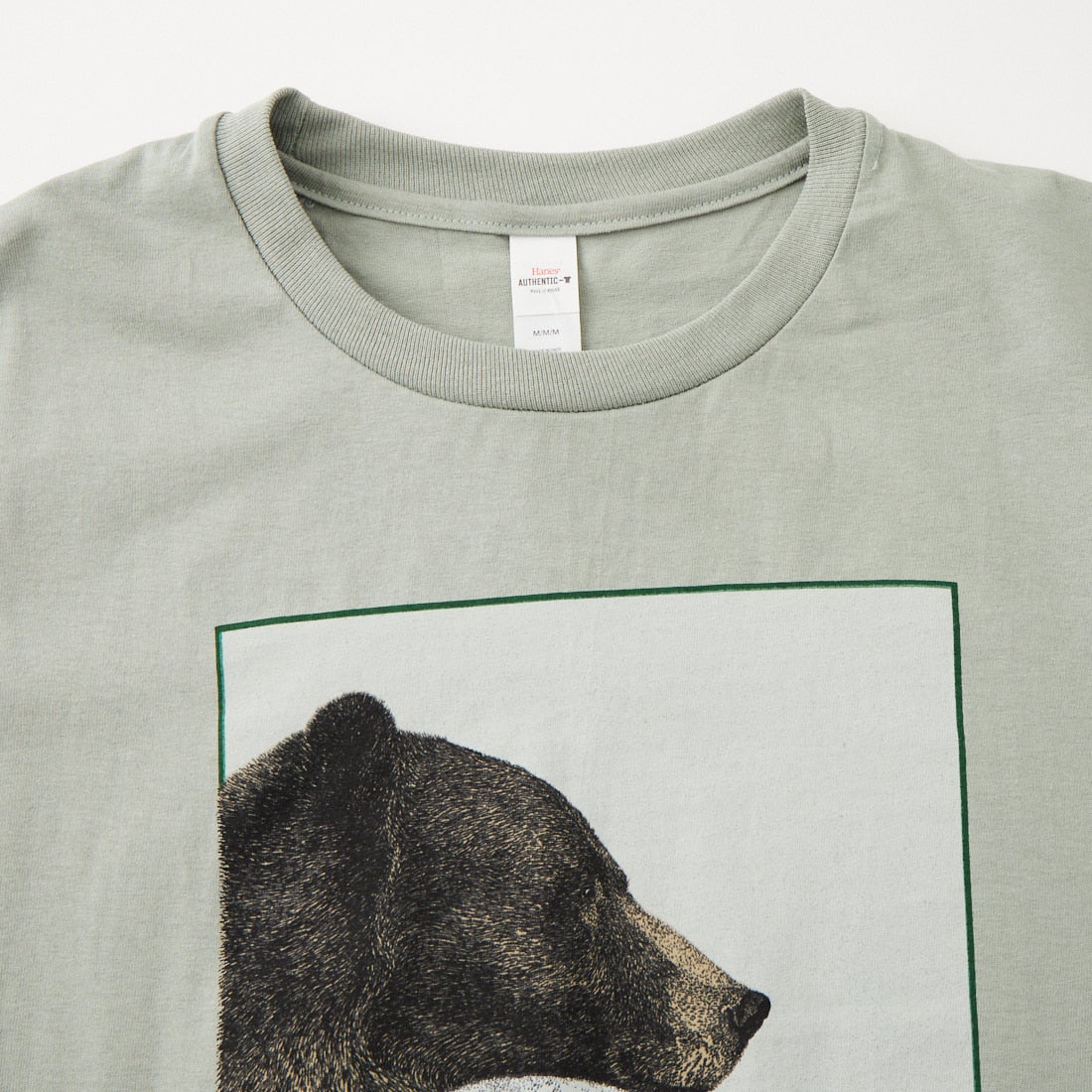 LIBERTY GRAPHICS [リバティーグラフィックス] スリーベアーズプリントTシャツ [THREE-BEARS] SAGE