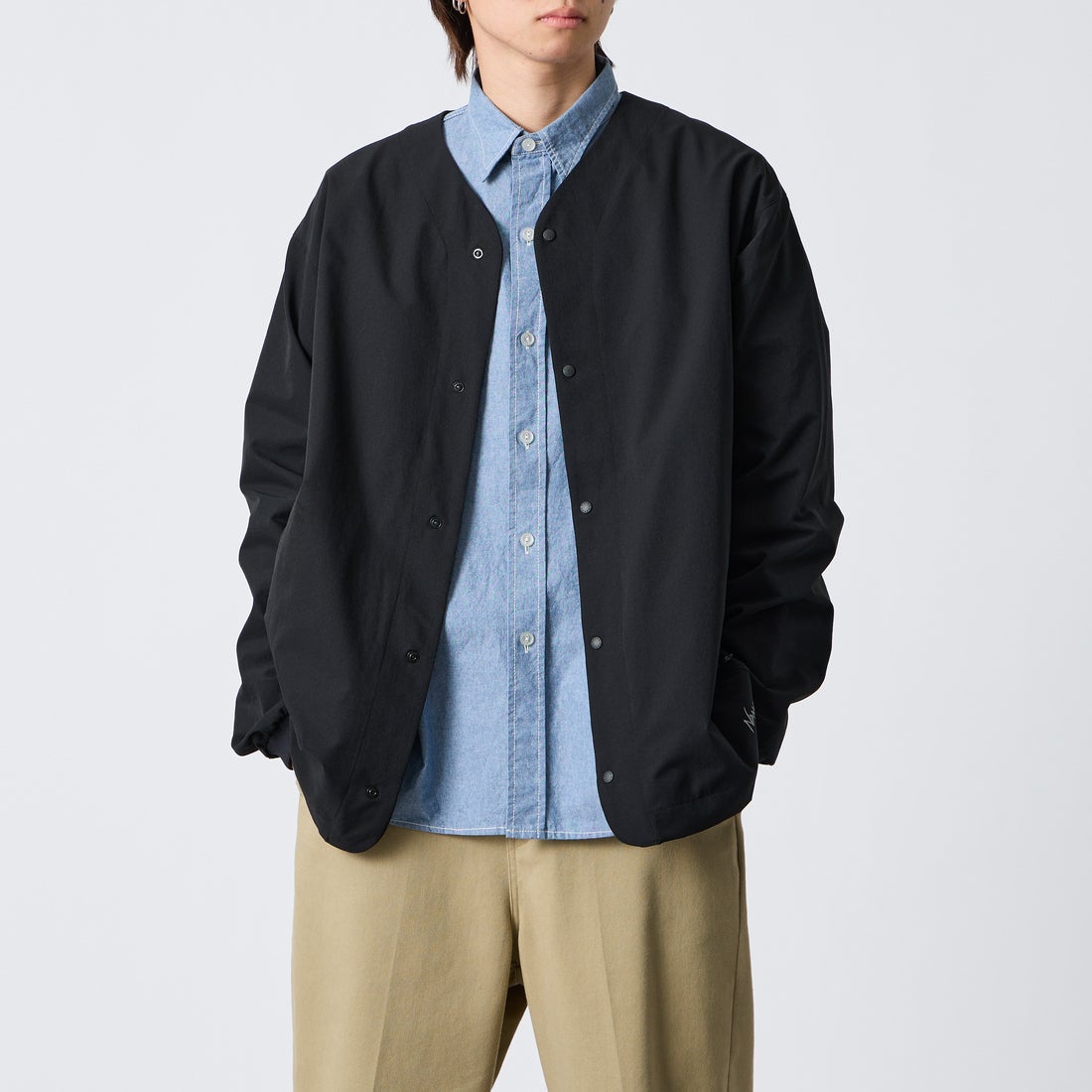 NANGA [ナンガ] ドットエア(R) コンフィーカーディガン [N2500-1T302A] P.BLK &&モデル身長：177cm 着用サイズ：L&&
