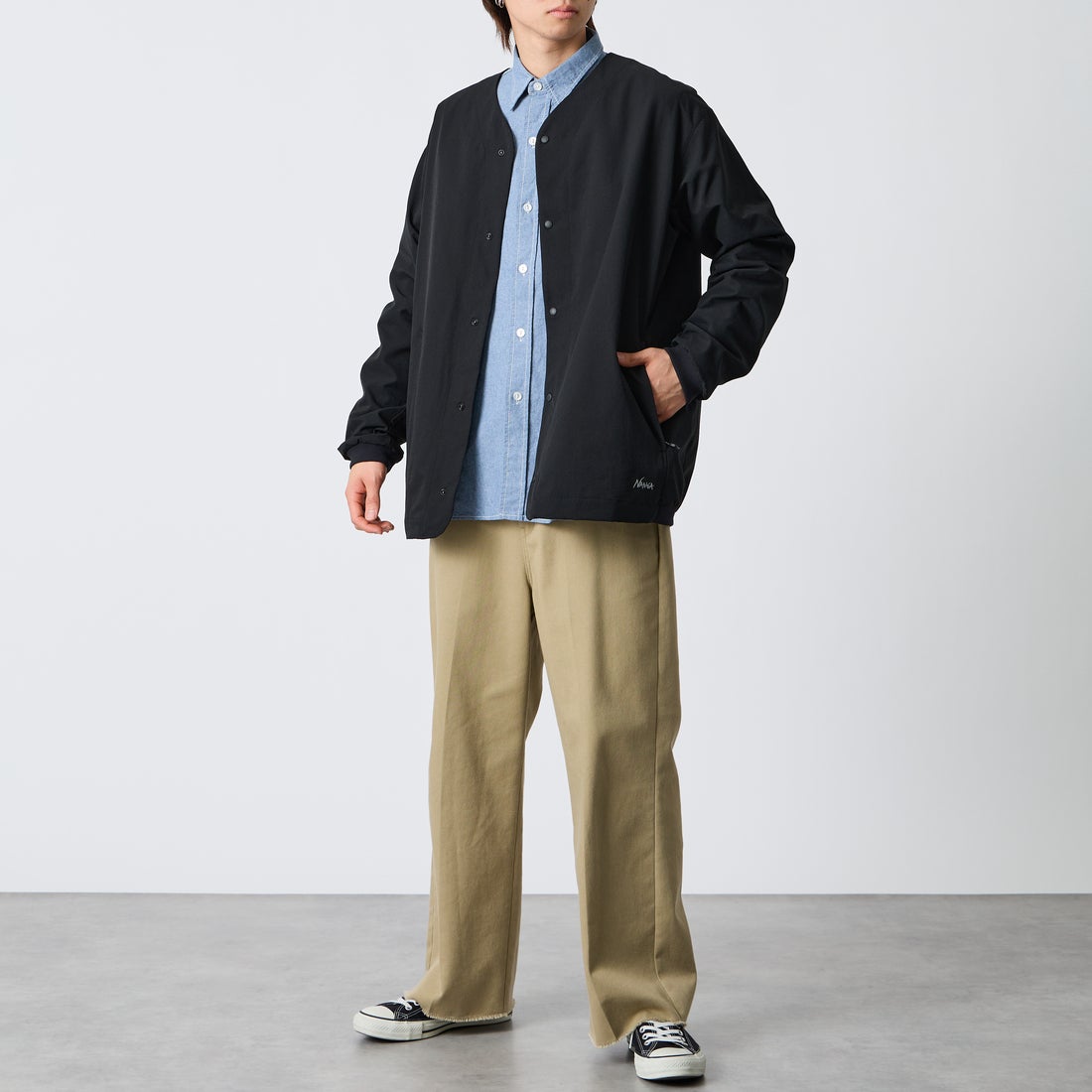 NANGA [ナンガ] ドットエア(R) コンフィーカーディガン [N2500-1T302A] P.BLK &&モデル身長：177cm 着用サイズ：L&&