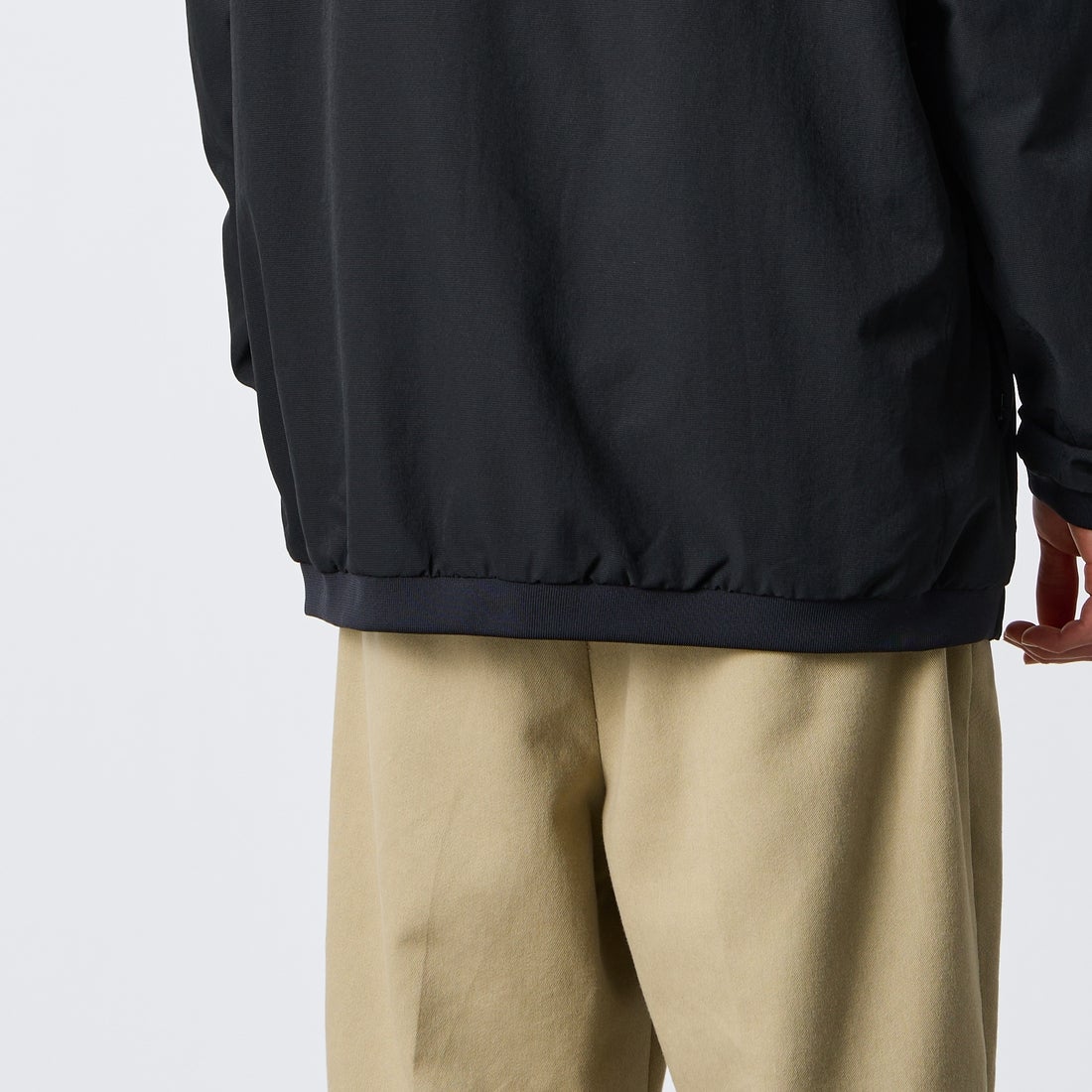 NANGA [ナンガ] ドットエア(R) コンフィーカーディガン [N2500-1T302A] P.BLK &&モデル身長：177cm 着用サイズ：L&&