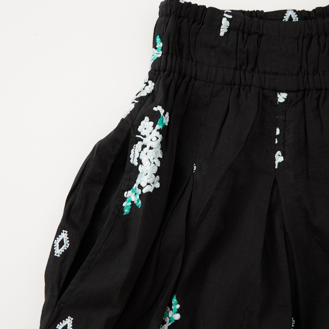 ne Quittez pas [ヌキテパ] ジャスミン刺繍 コットンボイルギャザーパンツ [010661WT3] 09 BLACK