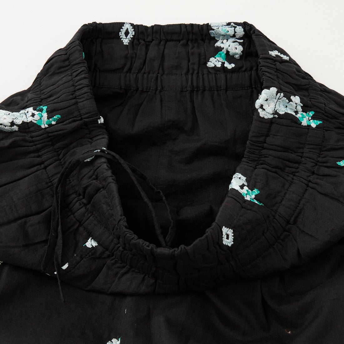 ne Quittez pas [ヌキテパ] ジャスミン刺繍 コットンボイルギャザーパンツ [010661WT3] 09 BLACK